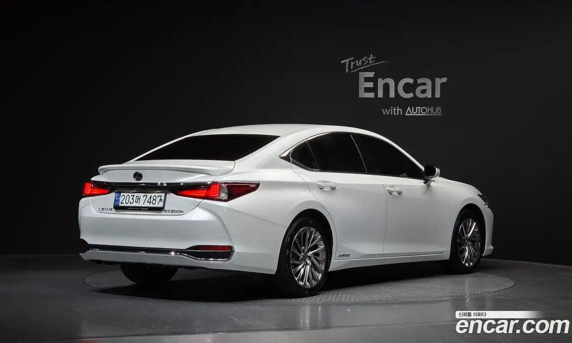 Lexus ES 2018 2.5 автомат (гидро), фото 2 Lexus ES 2018 2.5 автомат (гидро), фото 2