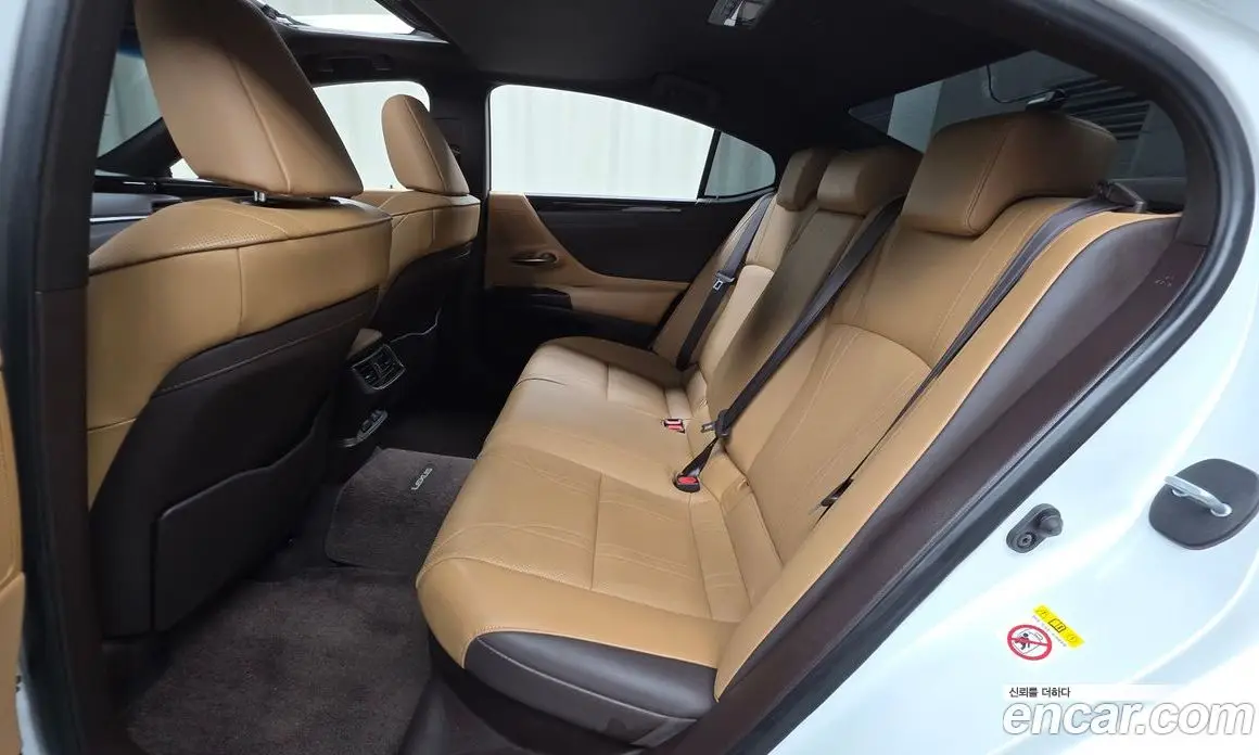 Lexus ES 2018 2.5 автомат (гидро), фото 12 Lexus ES 2018 2.5 автомат (гидро), фото 12