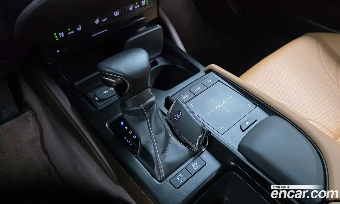 Lexus ES 2018 2.5 автомат (гидро), фото 9 Lexus ES 2018 2.5 автомат (гидро), фото 9