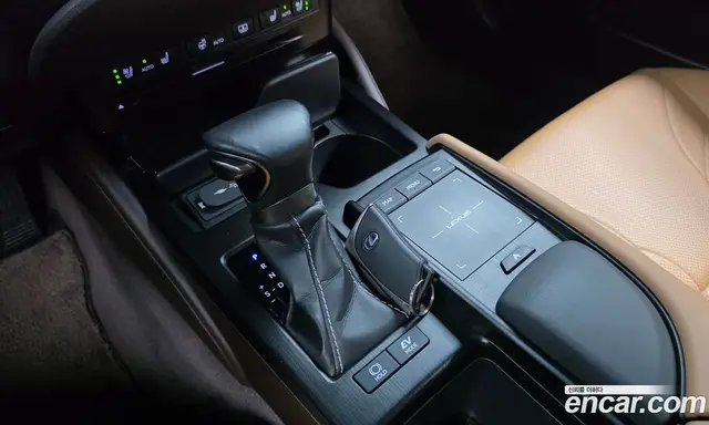 Lexus ES 2018 2.5 автомат (гидро), миниатюра 9 Lexus ES 2018 2.5 автомат (гидро), миниатюра 9