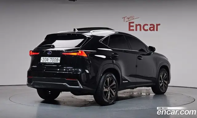 Lexus NX 2019 2.5 автомат (гидро), миниатюра 1 Lexus NX 2019 2.5 автомат (гидро), миниатюра 1