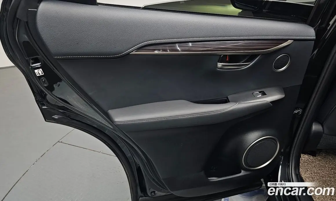 Lexus NX 2019 2.5 автомат (гидро), фото 14 Lexus NX 2019 2.5 автомат (гидро), фото 14