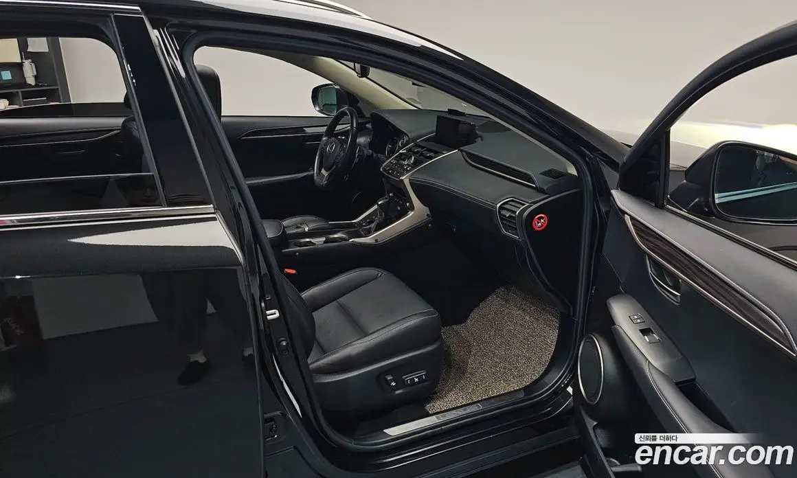 Lexus NX 2019 2.5 автомат (гидро), фото 16 Lexus NX 2019 2.5 автомат (гидро), фото 16