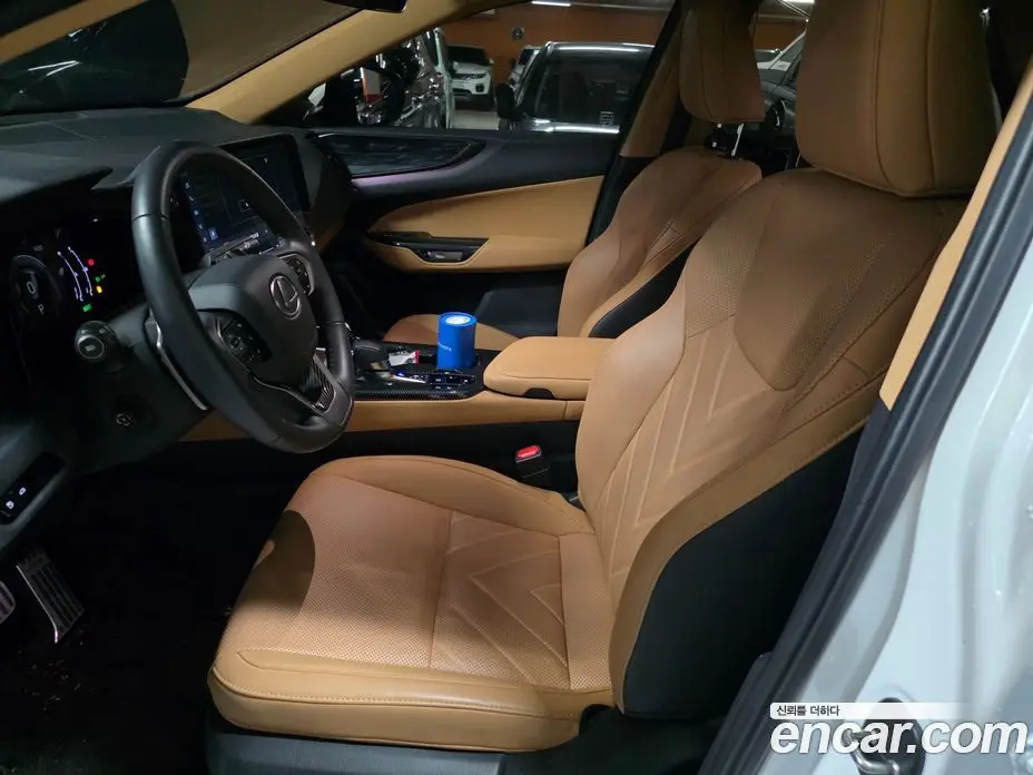 Lexus NX 2024 2.5 автомат (вариатор), фото 10 Lexus NX 2024 2.5 автомат (вариатор), фото 10