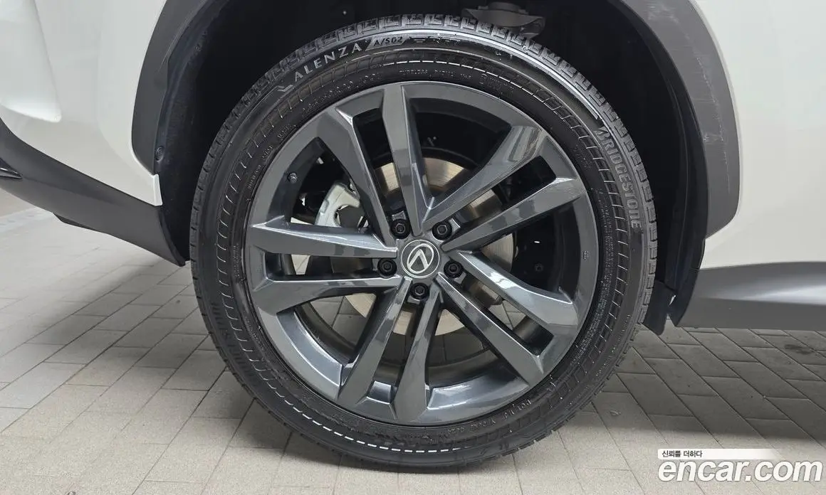 Lexus NX 2024 2.5 автомат (гидро), фото 4 Lexus NX 2024 2.5 автомат (гидро), фото 4