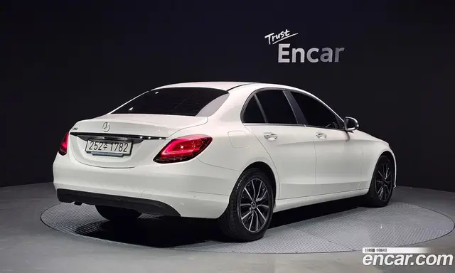 Mercedes-Benz C-Class 2019 2.0 автомат (гидро), миниатюра 2 Mercedes-Benz C-Class 2019 2.0 автомат (гидро), миниатюра 2