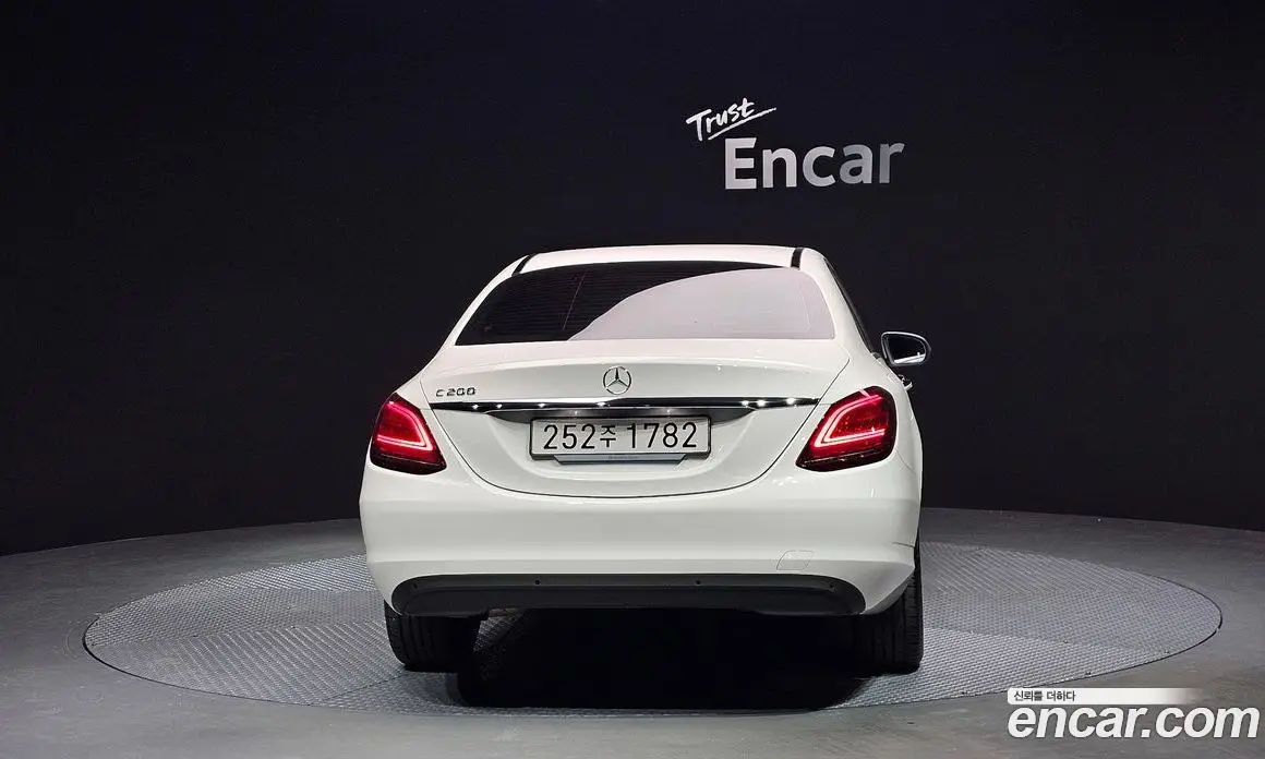 Mercedes-Benz C-Class 2019 2.0 автомат (гидро), фото 4 Mercedes-Benz C-Class 2019 2.0 автомат (гидро), фото 4