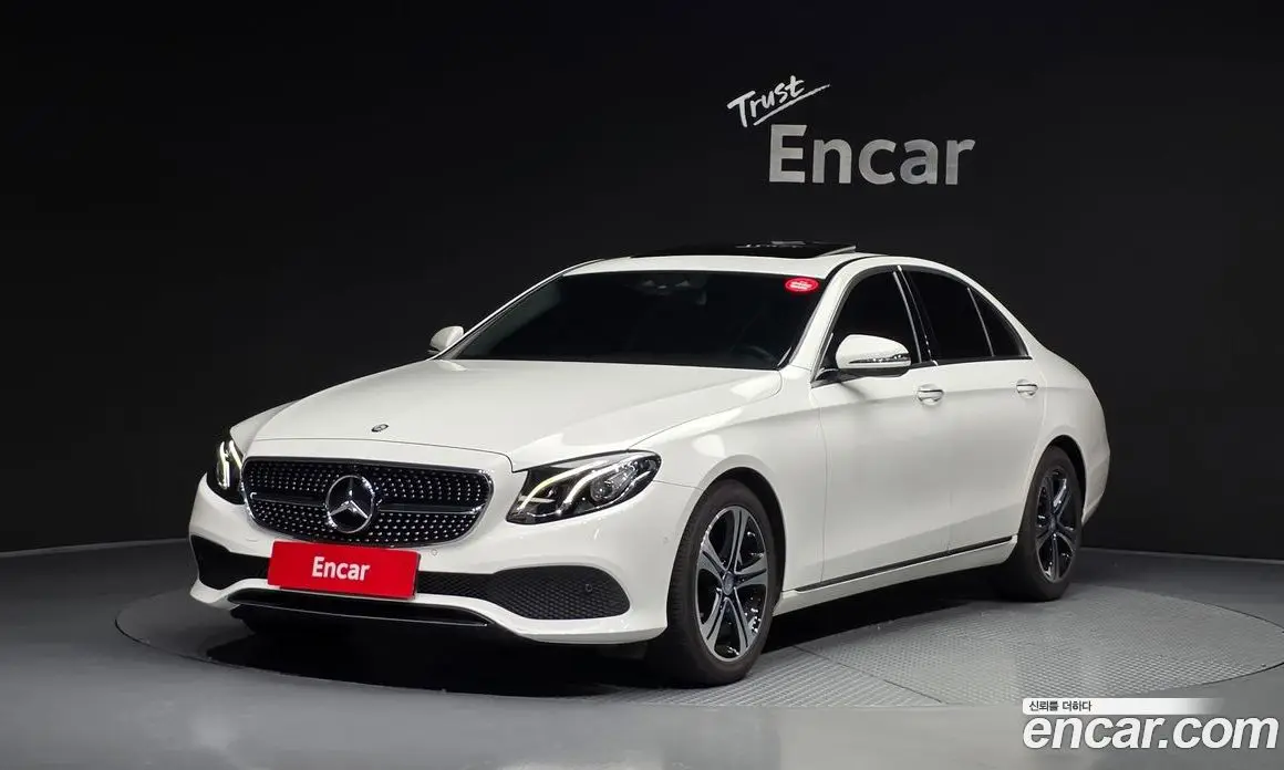 Mercedes-Benz E-Class 2017 2.0 автомат (гидро), фото 1 Mercedes-Benz E-Class 2017 2.0 автомат (гидро), фото 1