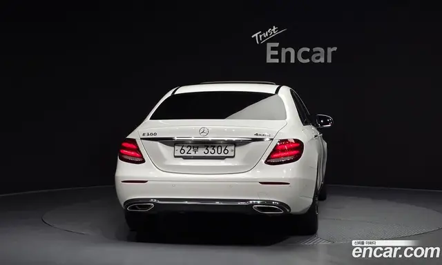 Mercedes-Benz E-Class 2017 2.0 автомат (гидро), миниатюра 4 Mercedes-Benz E-Class 2017 2.0 автомат (гидро), миниатюра 4