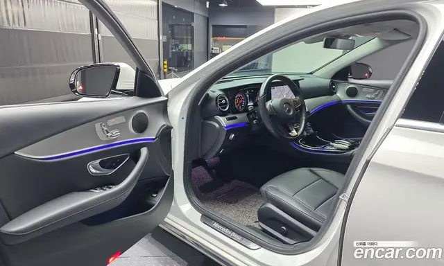 Mercedes-Benz E-Class 2017 2.0 автомат (гидро), миниатюра 10 Mercedes-Benz E-Class 2017 2.0 автомат (гидро), миниатюра 10