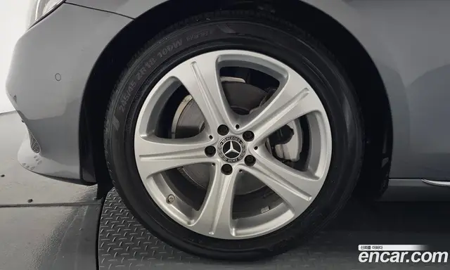 Mercedes-Benz E-Class 2017 2.0 автомат (гидро), миниатюра 5