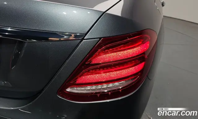Mercedes-Benz E-Class 2017 2.0 автомат (гидро), миниатюра 9