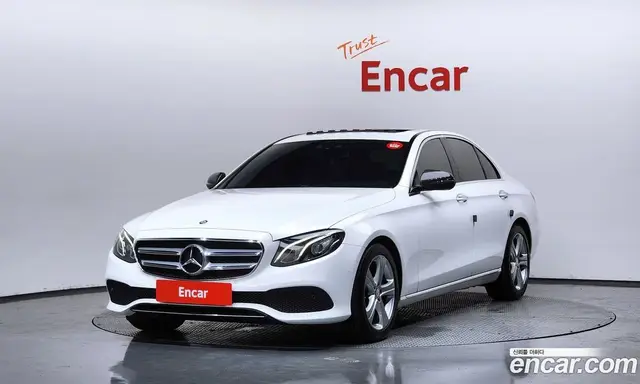 Mercedes-Benz E-Class 2017 2.0 автомат (гидро), миниатюра 1 Mercedes-Benz E-Class 2017 2.0 автомат (гидро), миниатюра 1