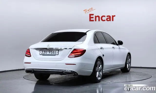 Mercedes-Benz E-Class 2017 2.0 автомат (гидро), миниатюра 2 Mercedes-Benz E-Class 2017 2.0 автомат (гидро), миниатюра 2