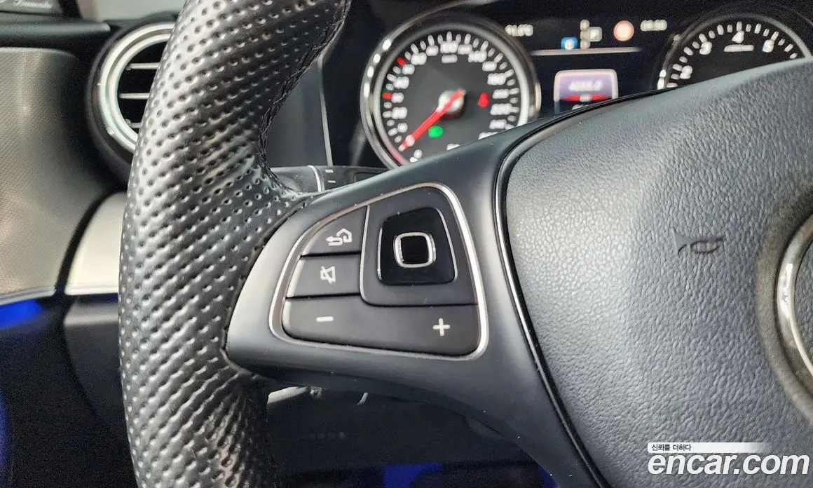Mercedes-Benz E-Class 2017 2.0 автомат (гидро), фото 17 Mercedes-Benz E-Class 2017 2.0 автомат (гидро), фото 17