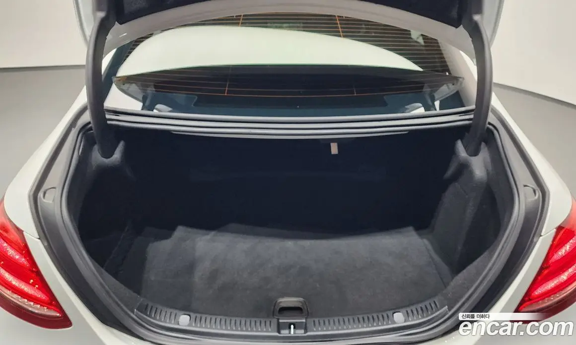 Mercedes-Benz E-Class 2017 2.0 автомат (гидро), фото 18 Mercedes-Benz E-Class 2017 2.0 автомат (гидро), фото 18