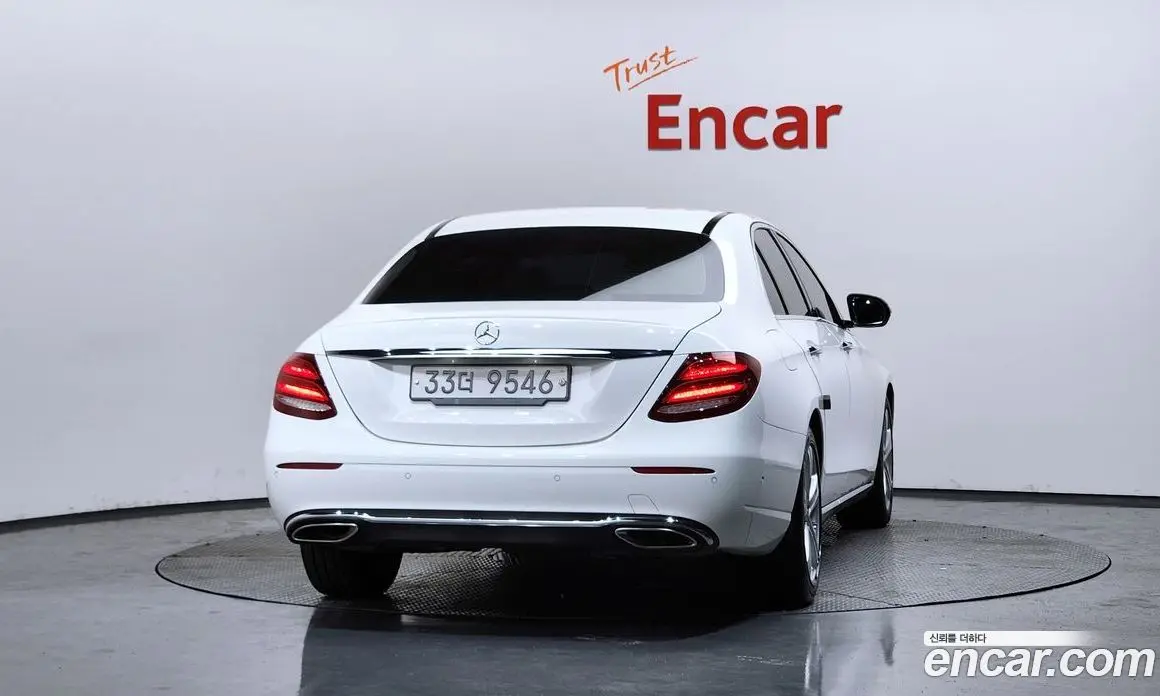 Mercedes-Benz E-Class 2017 2.0 автомат (гидро), фото 4 Mercedes-Benz E-Class 2017 2.0 автомат (гидро), фото 4