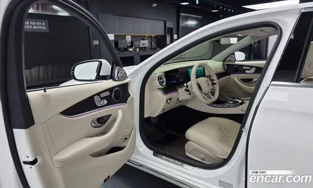 Mercedes-Benz E-Class 2018 2.0 автомат (гидро), миниатюра 12