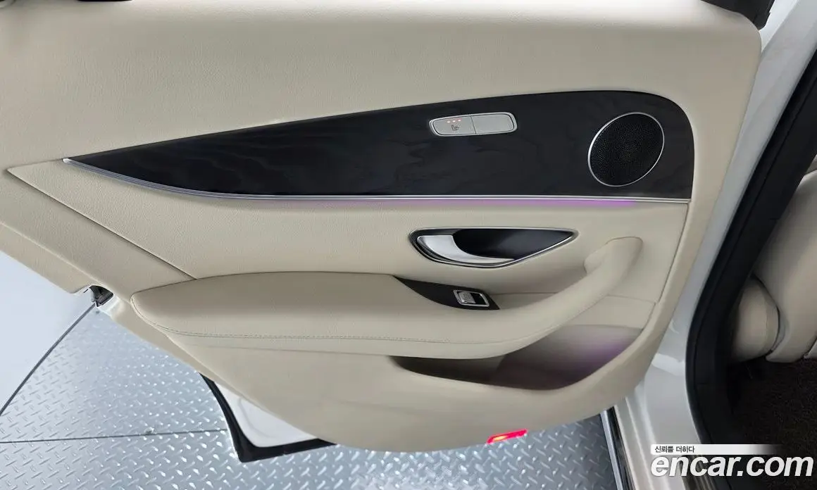 Mercedes-Benz E-Class 2018 2.0 автомат (гидро), фото 14 Mercedes-Benz E-Class 2018 2.0 автомат (гидро), фото 14