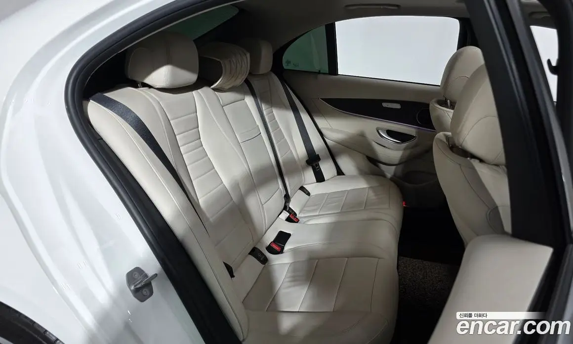 Mercedes-Benz E-Class 2018 2.0 автомат (гидро), фото 16 Mercedes-Benz E-Class 2018 2.0 автомат (гидро), фото 16