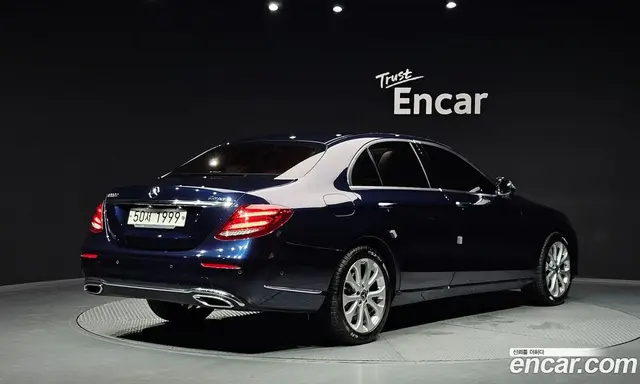Mercedes-Benz E-Class 2018 1.9 автомат (гидро), миниатюра 2