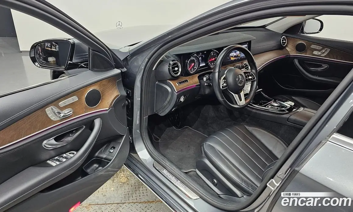 Mercedes-Benz E-Class 2019 1.9 автомат (гидро), фото 10 Mercedes-Benz E-Class 2019 1.9 автомат (гидро), фото 10