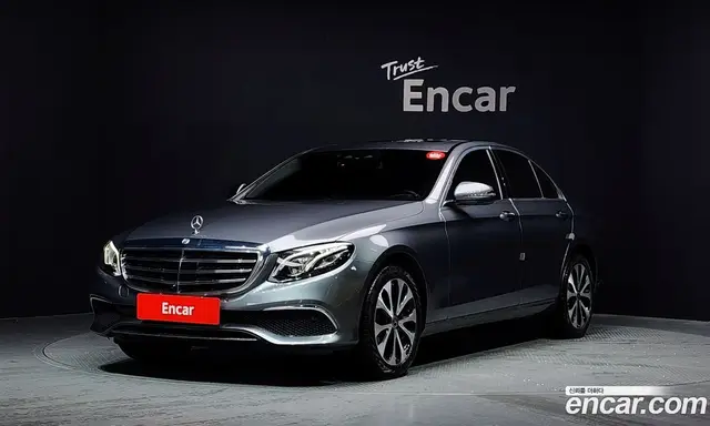 Mercedes-Benz E-Class 2020 2.0 автомат (гидро), миниатюра 1