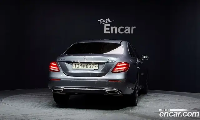 Mercedes-Benz E-Class 2020 2.0 автомат (гидро), миниатюра 4