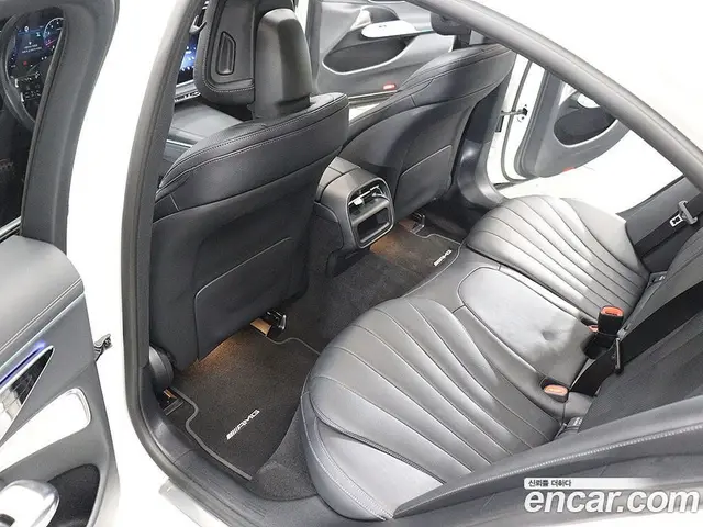 Mercedes-Benz E-Class 2024 2.0 автомат (гидро), миниатюра 10 Mercedes-Benz E-Class 2024 2.0 автомат (гидро), миниатюра 10