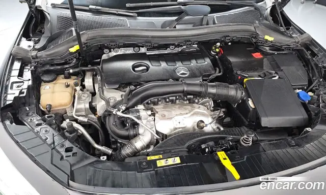 Mercedes-Benz GLA-Class 2020 2.0 автомат (гидро), миниатюра 6 Mercedes-Benz GLA-Class 2020 2.0 автомат (гидро), миниатюра 6