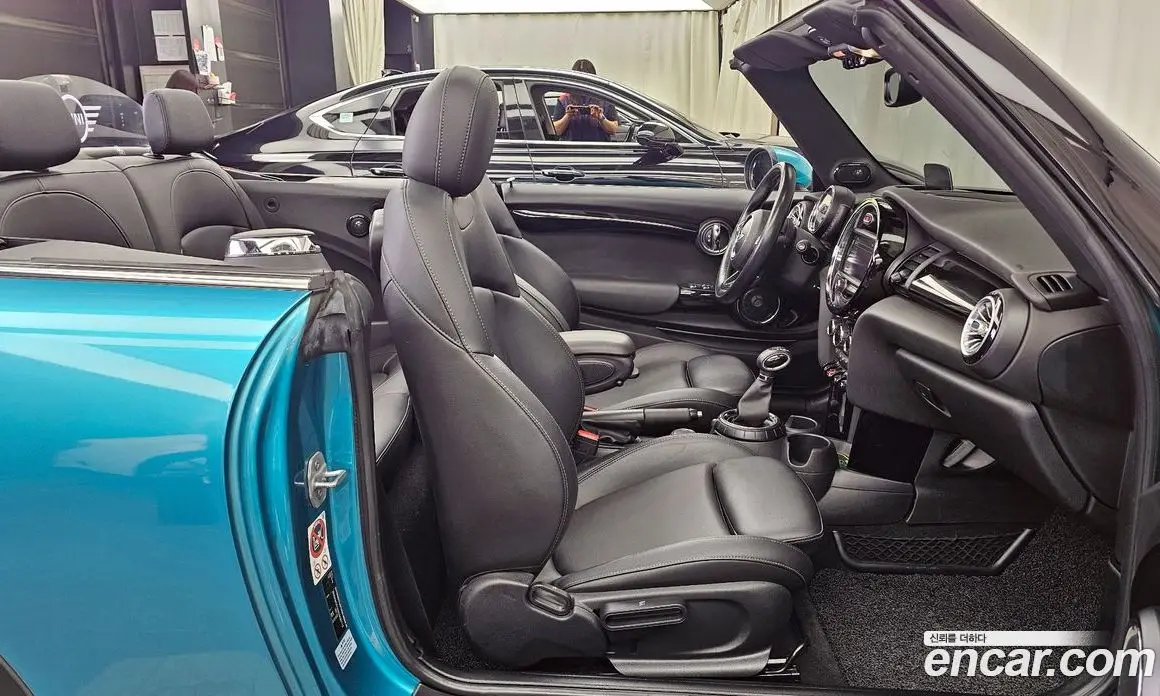 Mini Cooper Convertible 2016 1.5 автомат (гидро), фото 11 Mini Cooper Convertible 2016 1.5 автомат (гидро), фото 11