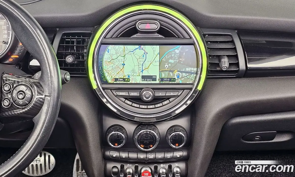 Mini Cooper Convertible 2016 1.5 автомат (гидро), фото 14 Mini Cooper Convertible 2016 1.5 автомат (гидро), фото 14