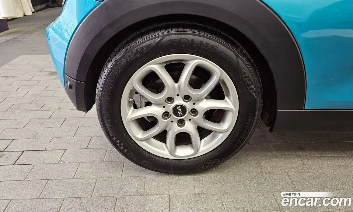 Mini Cooper Convertible 2016 1.5 автомат (гидро), фото 5 Mini Cooper Convertible 2016 1.5 автомат (гидро), фото 5
