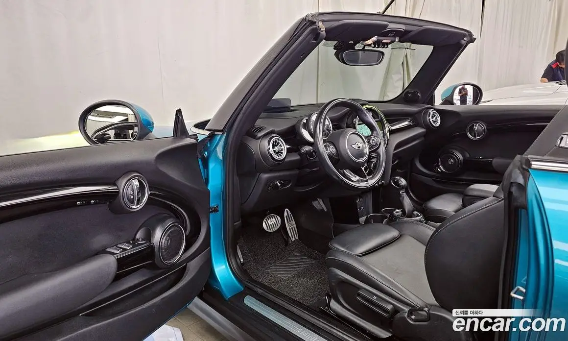 Mini Cooper Convertible 2016 1.5 автомат (гидро), фото 10 Mini Cooper Convertible 2016 1.5 автомат (гидро), фото 10