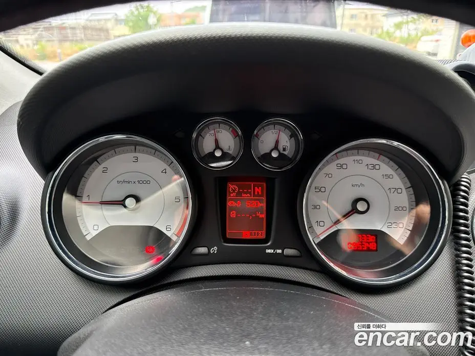 Peugeot 308 2009 2.0 автомат (гидро), фото 8