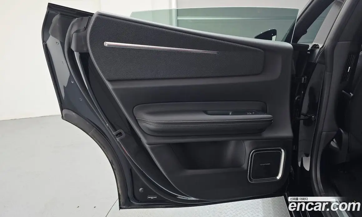 Polestar Polestar 4 2025 0.2 автомат (гидро), фото 15 Polestar Polestar 4 2025 0.2 автомат (гидро), фото 15