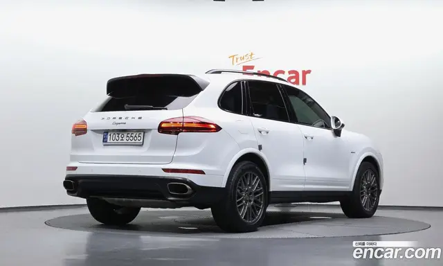 Porsche Cayenne 2017 3.0 автомат (гидро), миниатюра 2