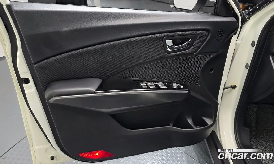 SsangYong TIBOLI 2016 1.6 автомат (гидро), фото 13 SsangYong TIBOLI 2016 1.6 автомат (гидро), фото 13