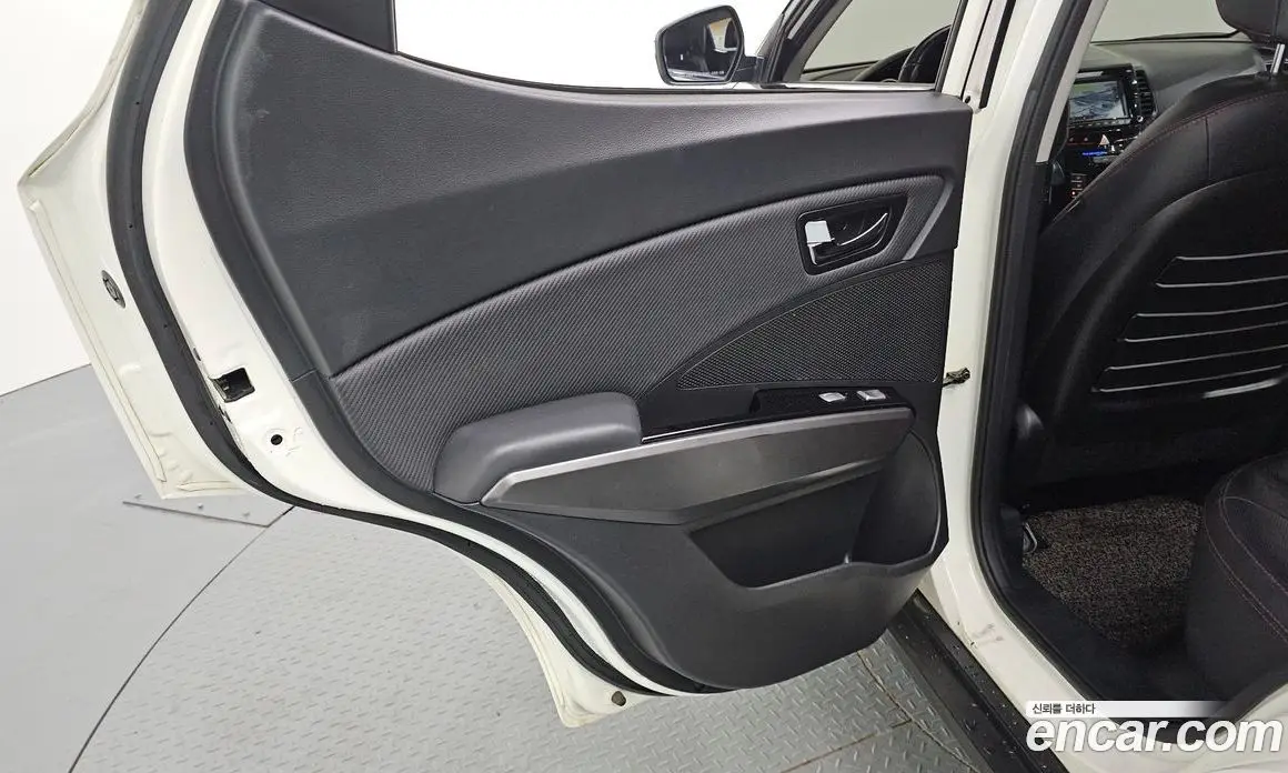 SsangYong TIBOLI 2018 1.6 автомат (гидро), фото 15
