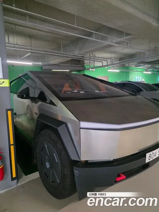 Tesla Cybertruck 2024 автомат (гидро), фото 11 Tesla Cybertruck 2024 автомат (гидро), фото 11