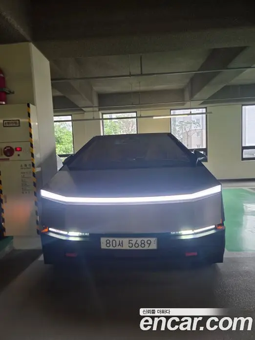 Tesla Cybertruck 2024 автомат (гидро), фото 5 Tesla Cybertruck 2024 автомат (гидро), фото 5