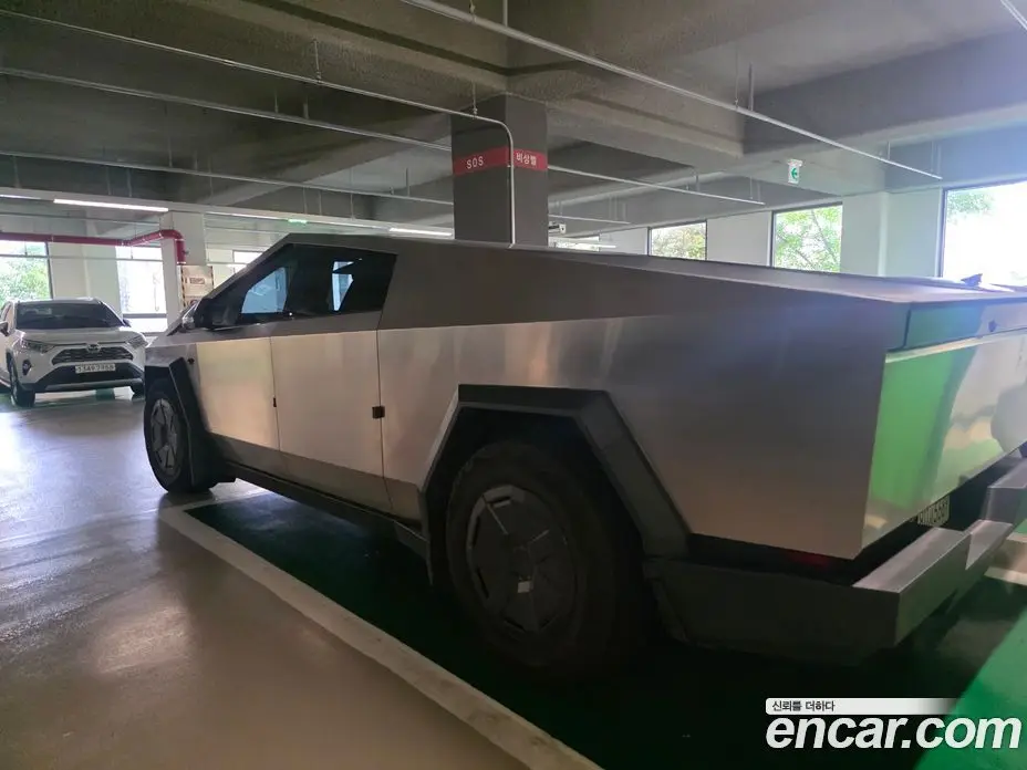 Tesla Cybertruck 2024 автомат (гидро), фото 6 Tesla Cybertruck 2024 автомат (гидро), фото 6