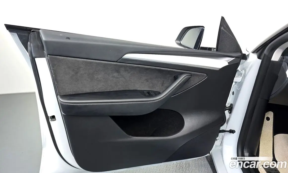 Tesla Model Y 2024 0.2 автомат (гидро), фото 13 Tesla Model Y 2024 0.2 автомат (гидро), фото 13