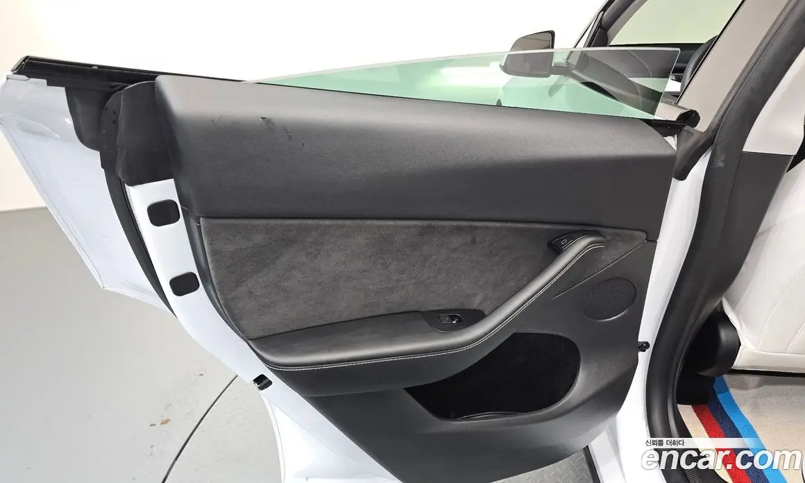 Tesla Model Y 2024 0.2 автомат (гидро), фото 14 Tesla Model Y 2024 0.2 автомат (гидро), фото 14