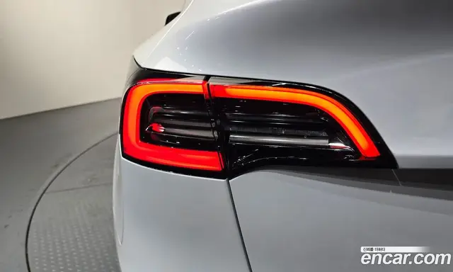 Tesla Model Y 2024 0.2 автомат (гидро), миниатюра 8 Tesla Model Y 2024 0.2 автомат (гидро), миниатюра 8