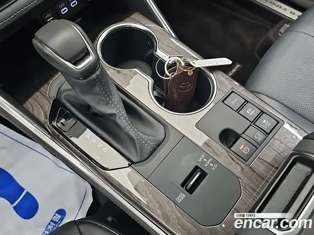 Toyota Highlander 2025 2.5 автомат (гидро), миниатюра 9 Toyota Highlander 2025 2.5 автомат (гидро), миниатюра 9