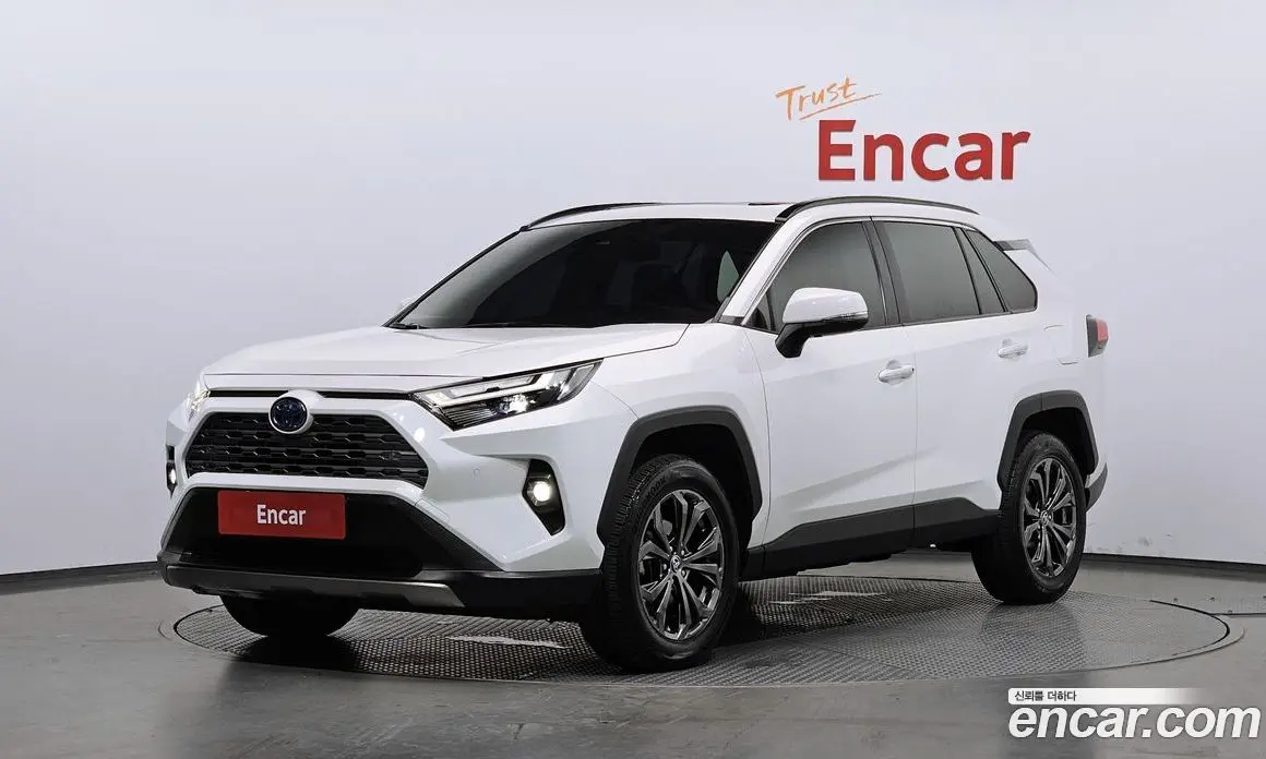 Toyota RAV4 2022 2.5 автомат (гидро), фото 1 Toyota RAV4 2022 2.5 автомат (гидро), фото 1