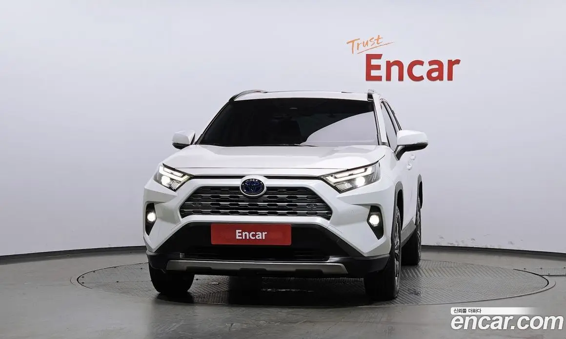 Toyota RAV4 2022 2.5 автомат (гидро), фото 3 Toyota RAV4 2022 2.5 автомат (гидро), фото 3