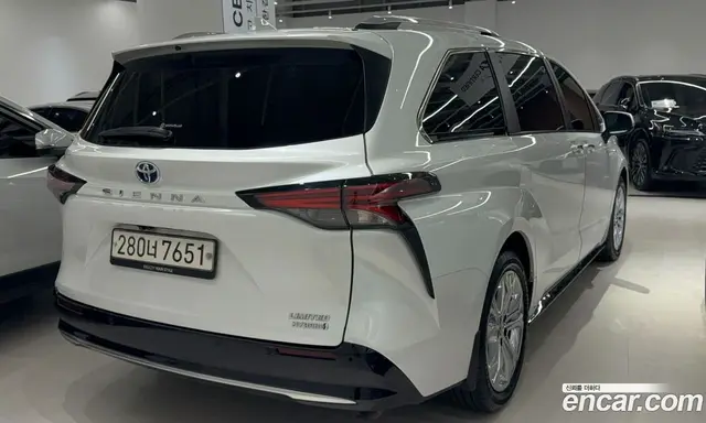Toyota Sienna 2022 2.5 автомат (вариатор), миниатюра 2 Toyota Sienna 2022 2.5 автомат (вариатор), миниатюра 2