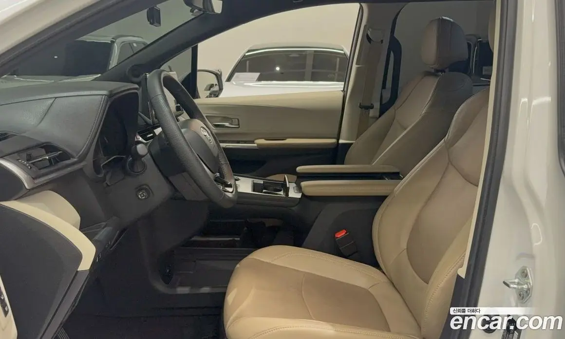 Toyota Sienna 2023 2.5 автомат (вариатор), фото 12